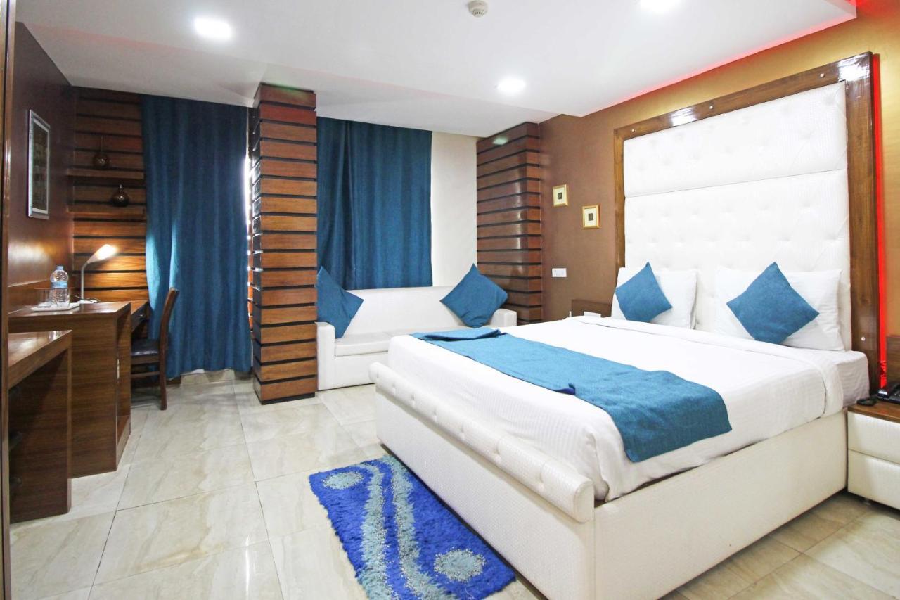 Oyo 4964 Golden Oyster Suites Dehradun Extérieur photo